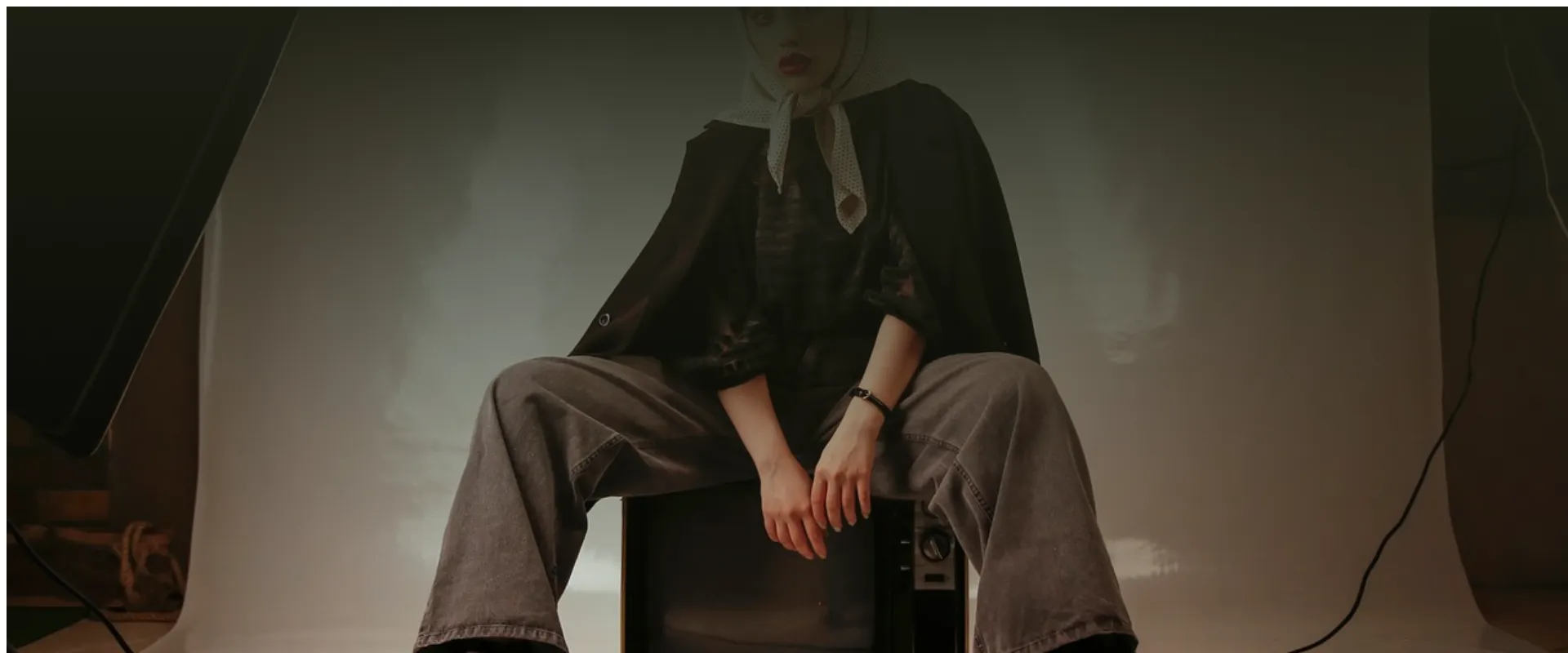 Wie kombiniere ich sportliche Kleidung mit eleganten Stücken für einen modernen Look?